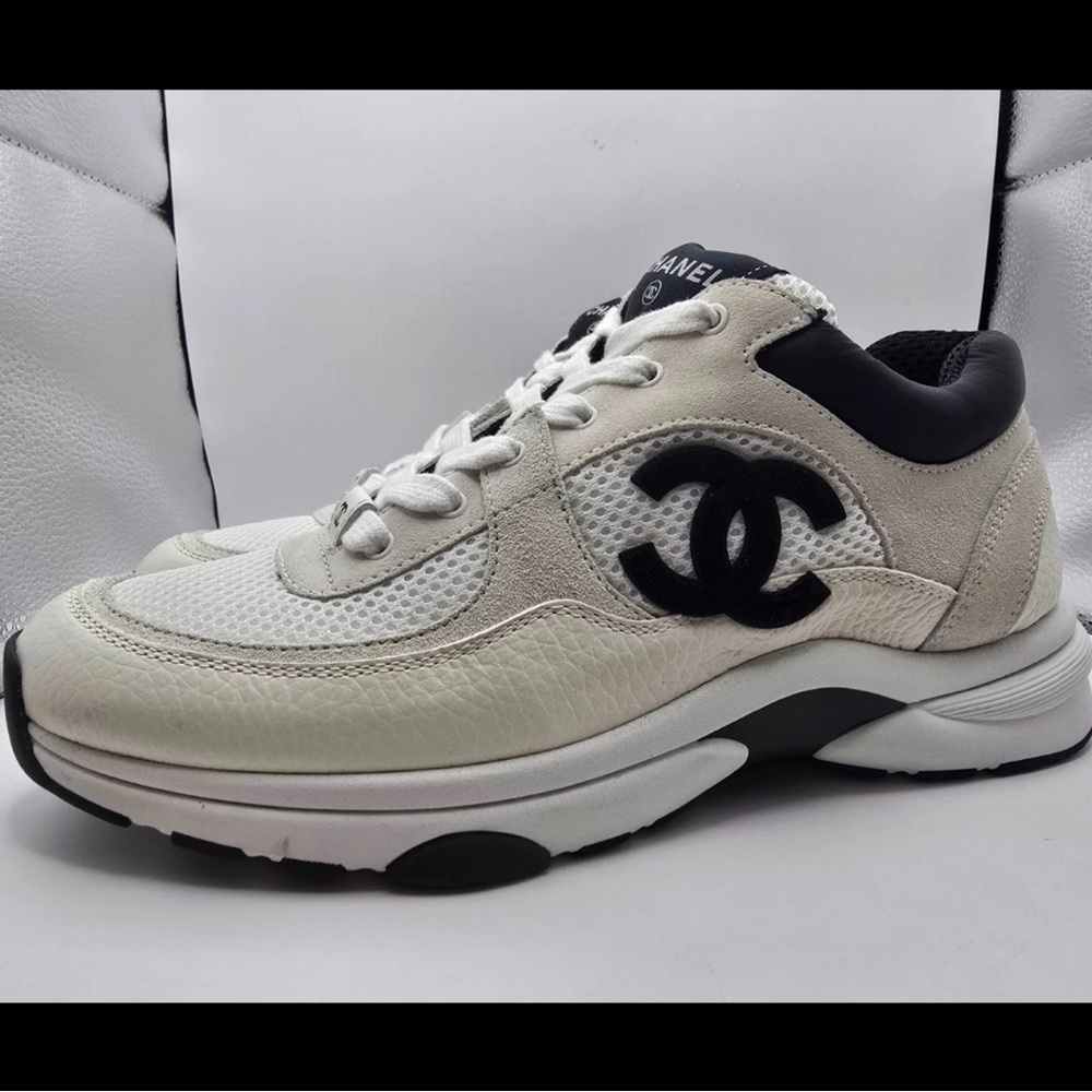 CHANEL Mesh
Suede Calfskin Sneakers |
White & Black | IT 39.5 US
9.5